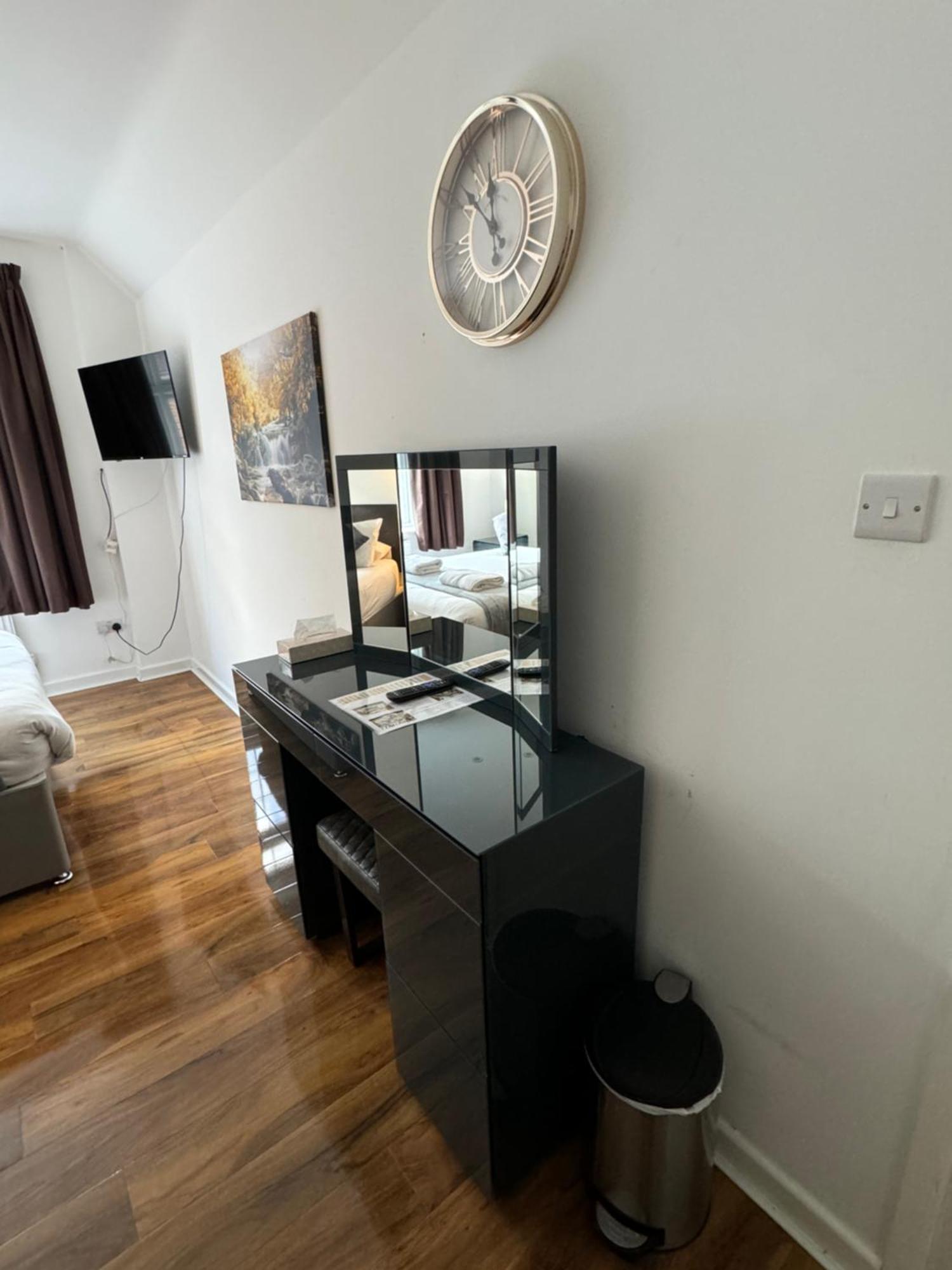 Oakhurst Gatwick B&B Crawley  Exteriér fotografie